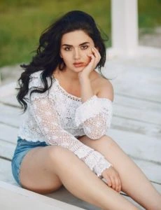 VIP companion girl in Shikarpur – discreet service